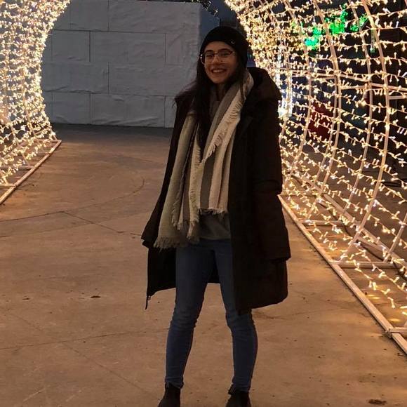 Meet your Posher, Melissa - Picture 1 of 1